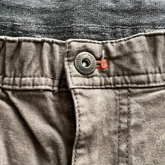 ❄️SOLD❄️ men’s outdoors Khaki’s Sz. 38w x 30L - Picture 7 of 9